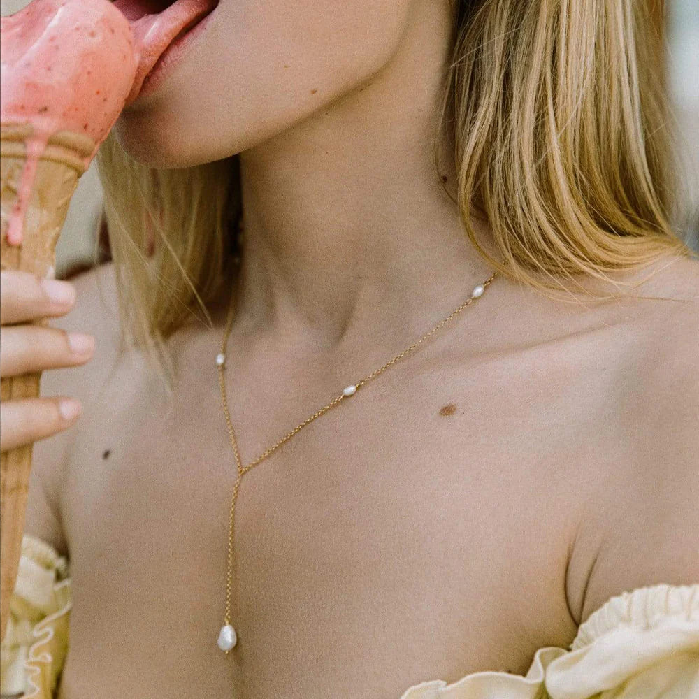 Dainty Freshwater Pearl Necklace – Delicate 18K Gold‑Plated Chain Jewelry